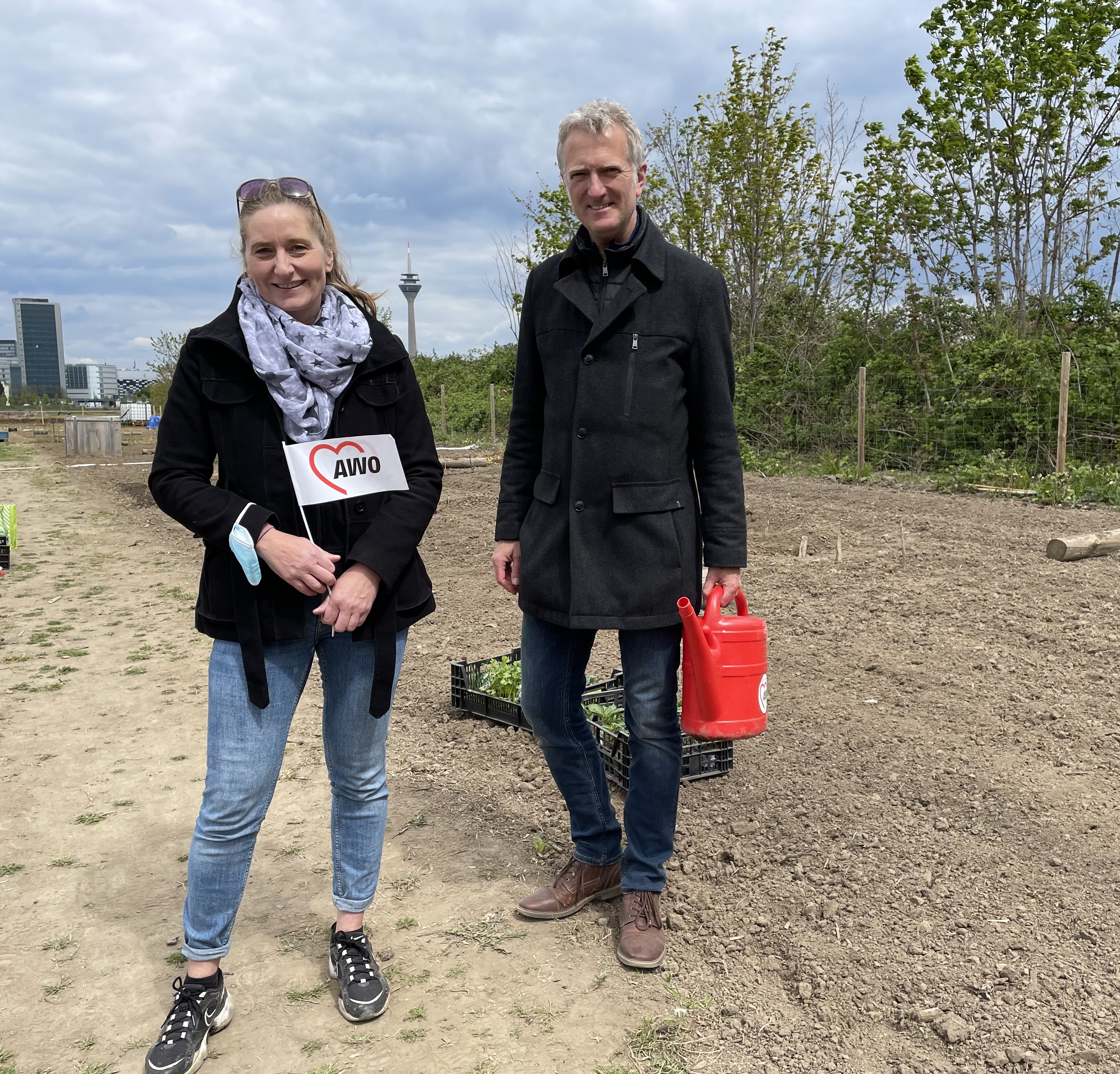 Kita-Leiterin Anke Nowak und Jens Wixmerten von der WSK Ingenieure Düsseldorf GmbH